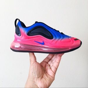 nike air max 720 pink and blue